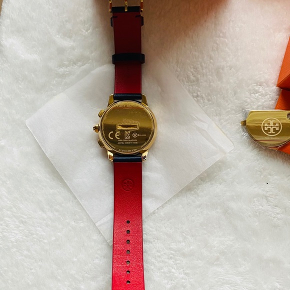 Tory Burch ToryTrack Collins Hybrid Smartwatch - Picture 4 of 5